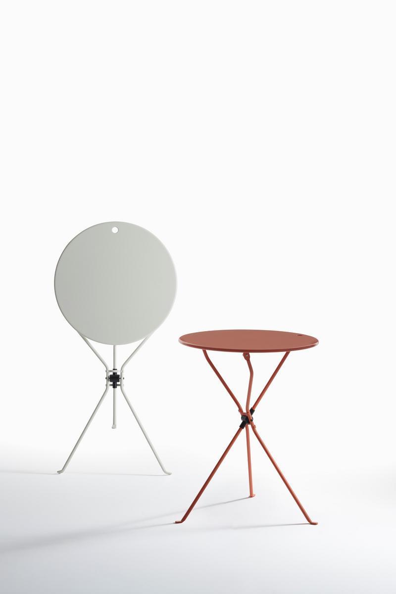 Folding steel coffee table | Cumano by Zanotta
