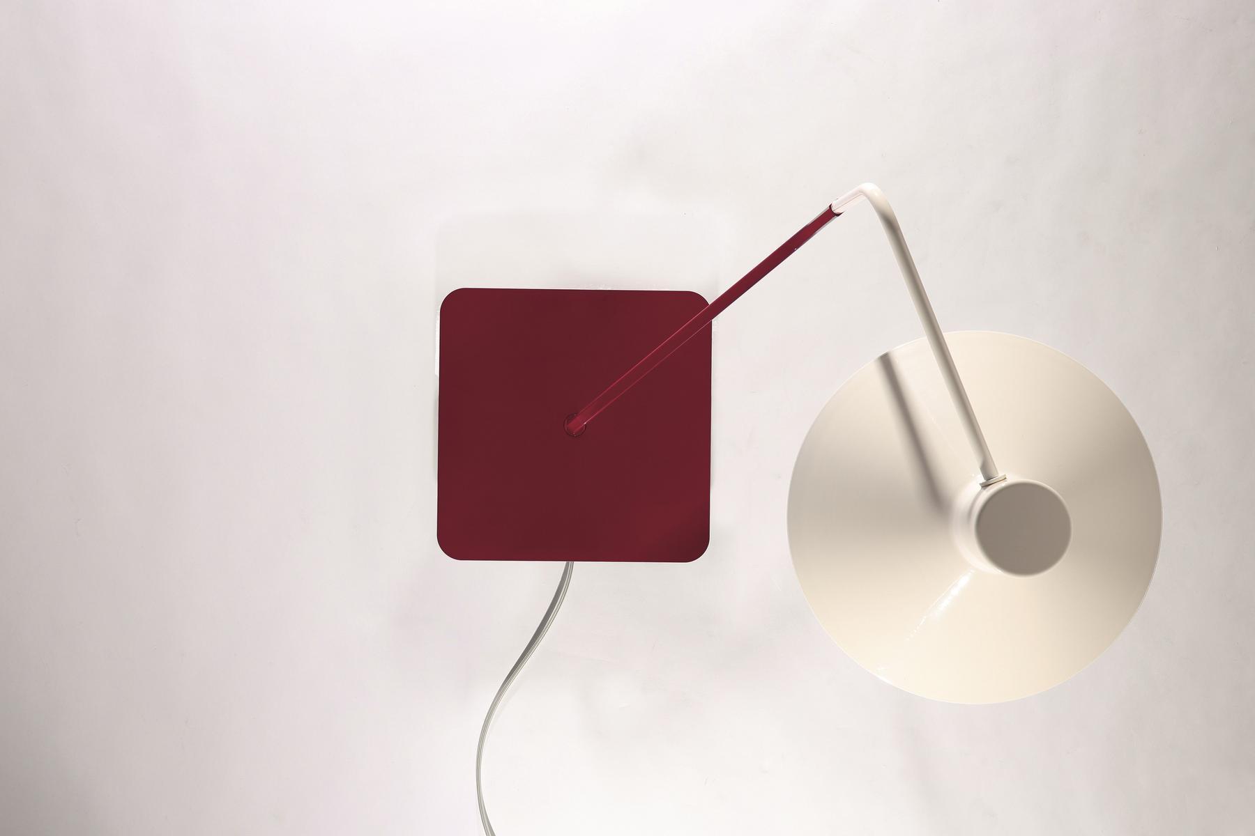 LED direct light iron wall lamp | Sister by Zava