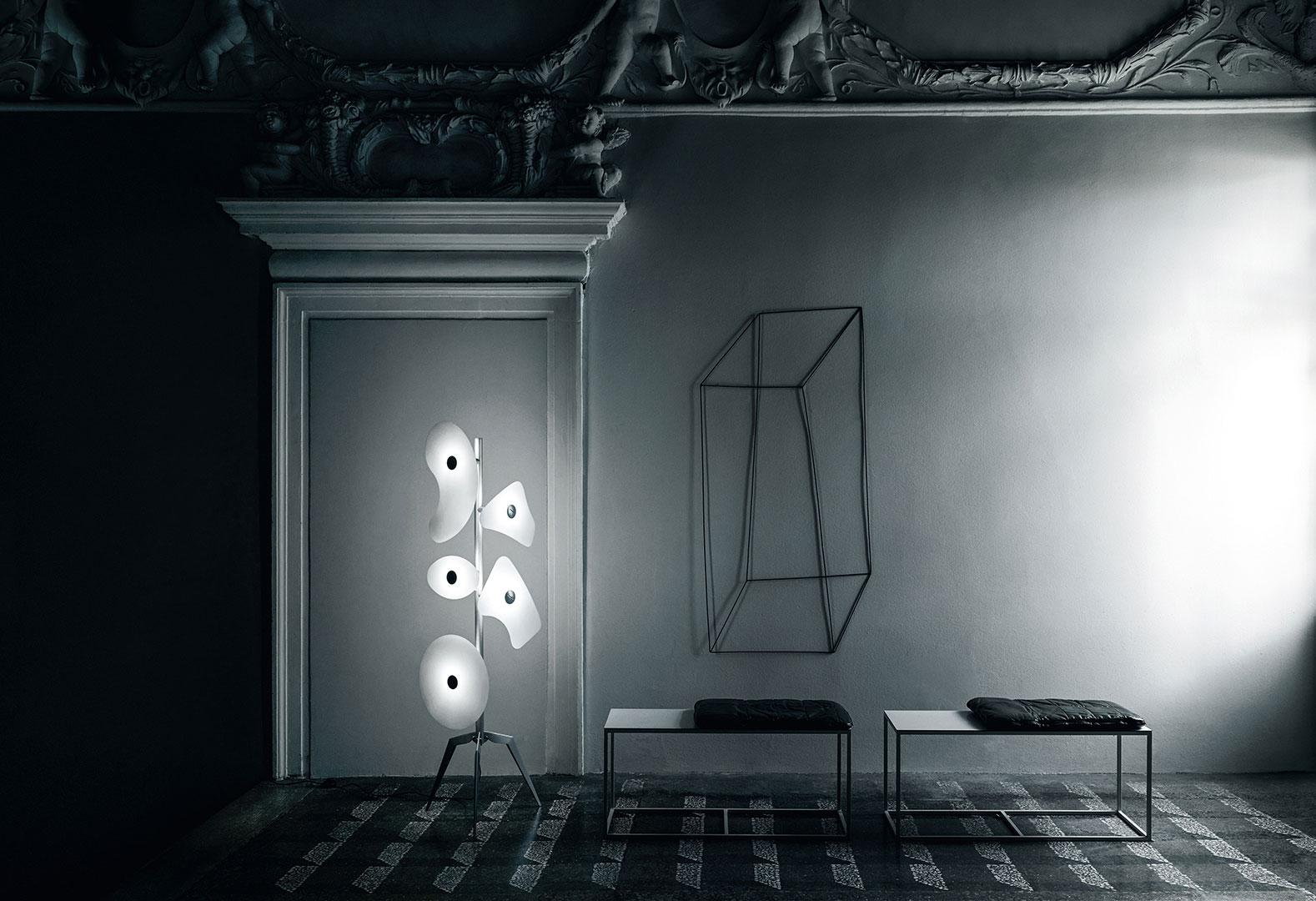 Metal floor lamp | Orbital by Foscarini