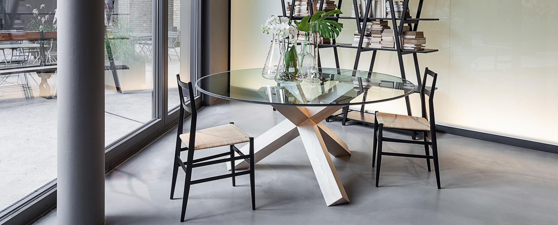 Table with solid wood base | 452 La Rotonda by Cassina