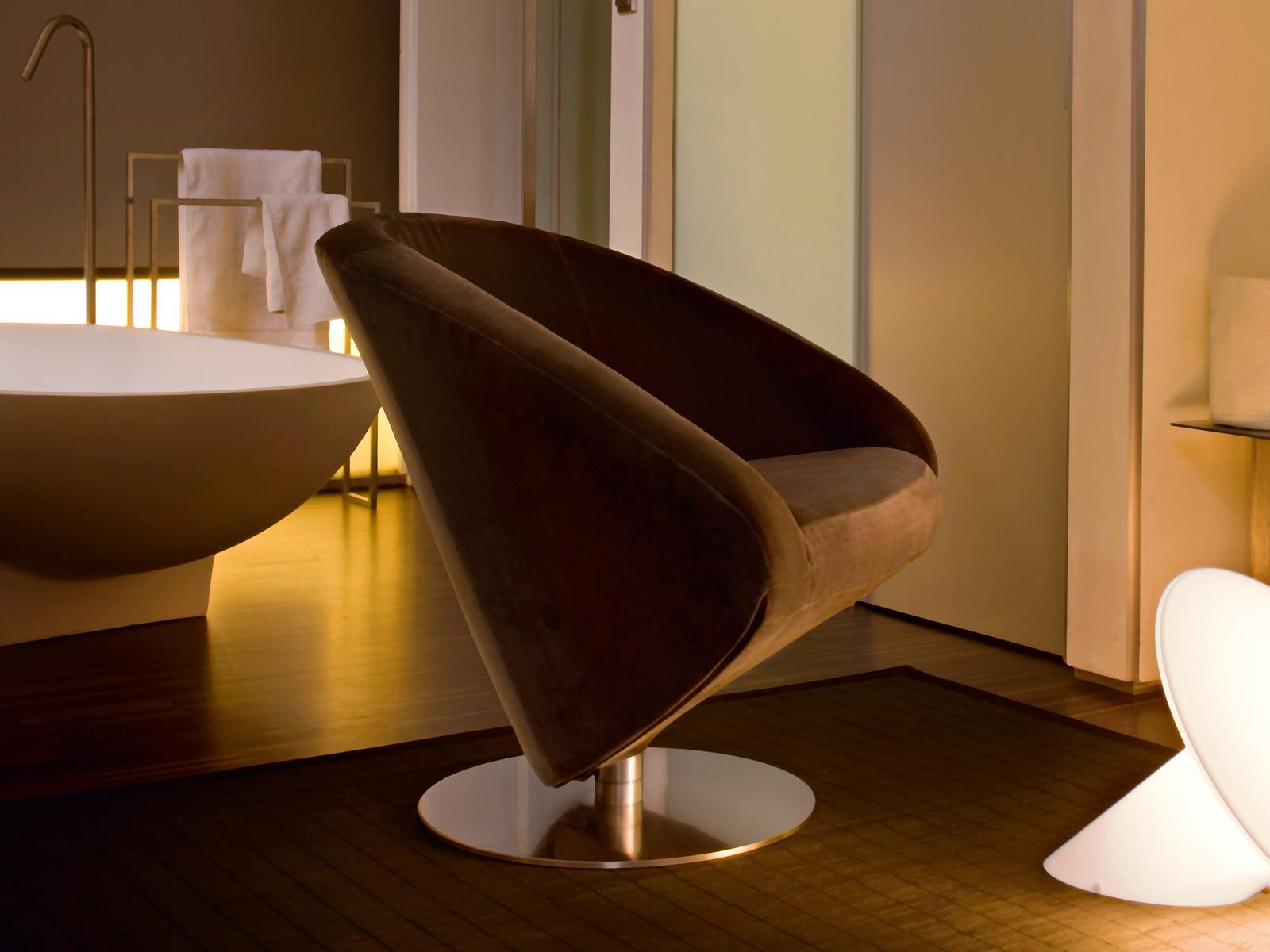 Swivel armchair | Love by Arketipo