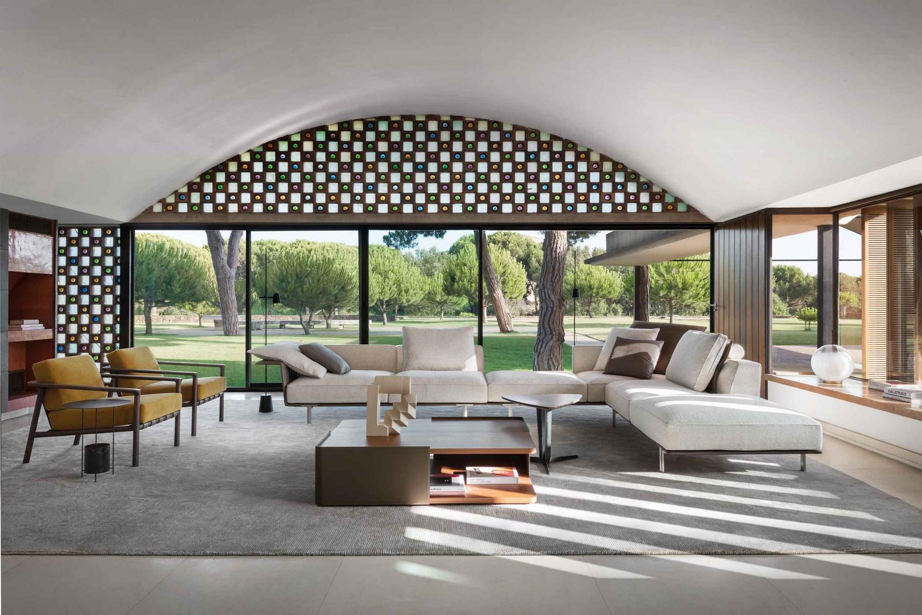 Sectional fabric sofa | Gregor by Molteni