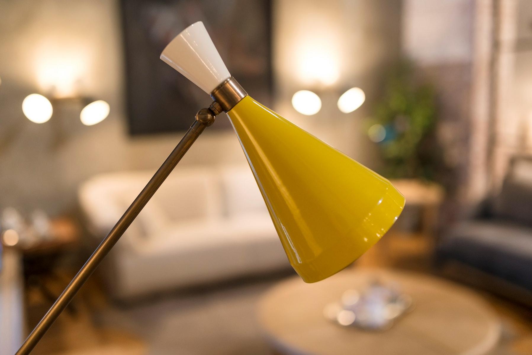 Brass and aluminium table lamp | Flipper by Mantellassi 1926