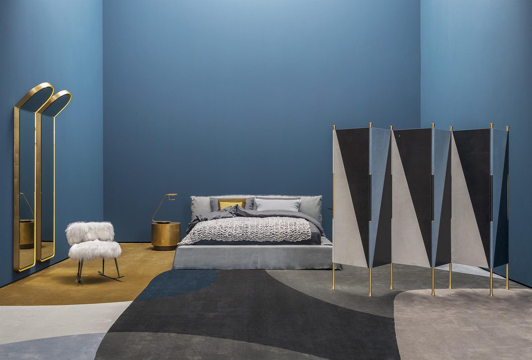 Wall-mounted brass mirror with integrated lighting | Stardust by Baxter