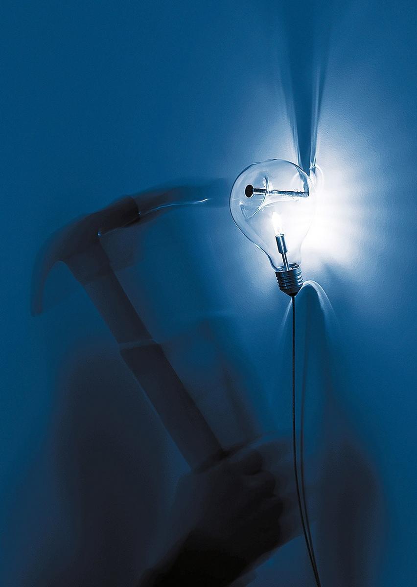 Halogen glass and metal wall lamp | Edison’s Nightmare by Davide Groppi