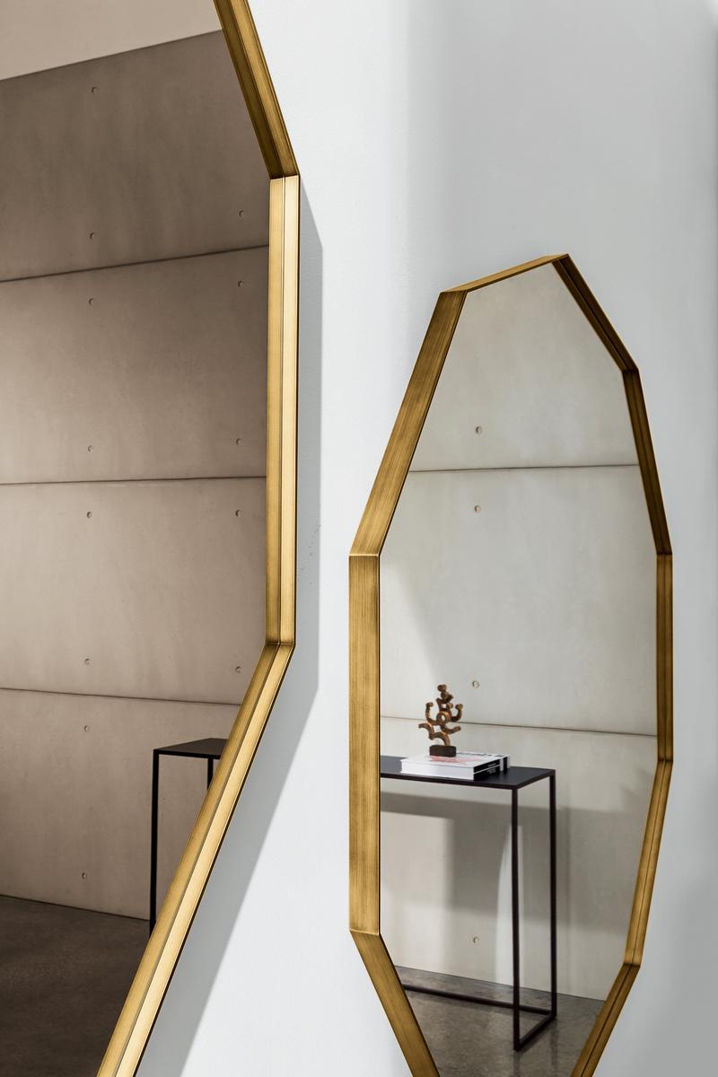 Framed wall-mounted mirror | Visual Decagonal by Sovet