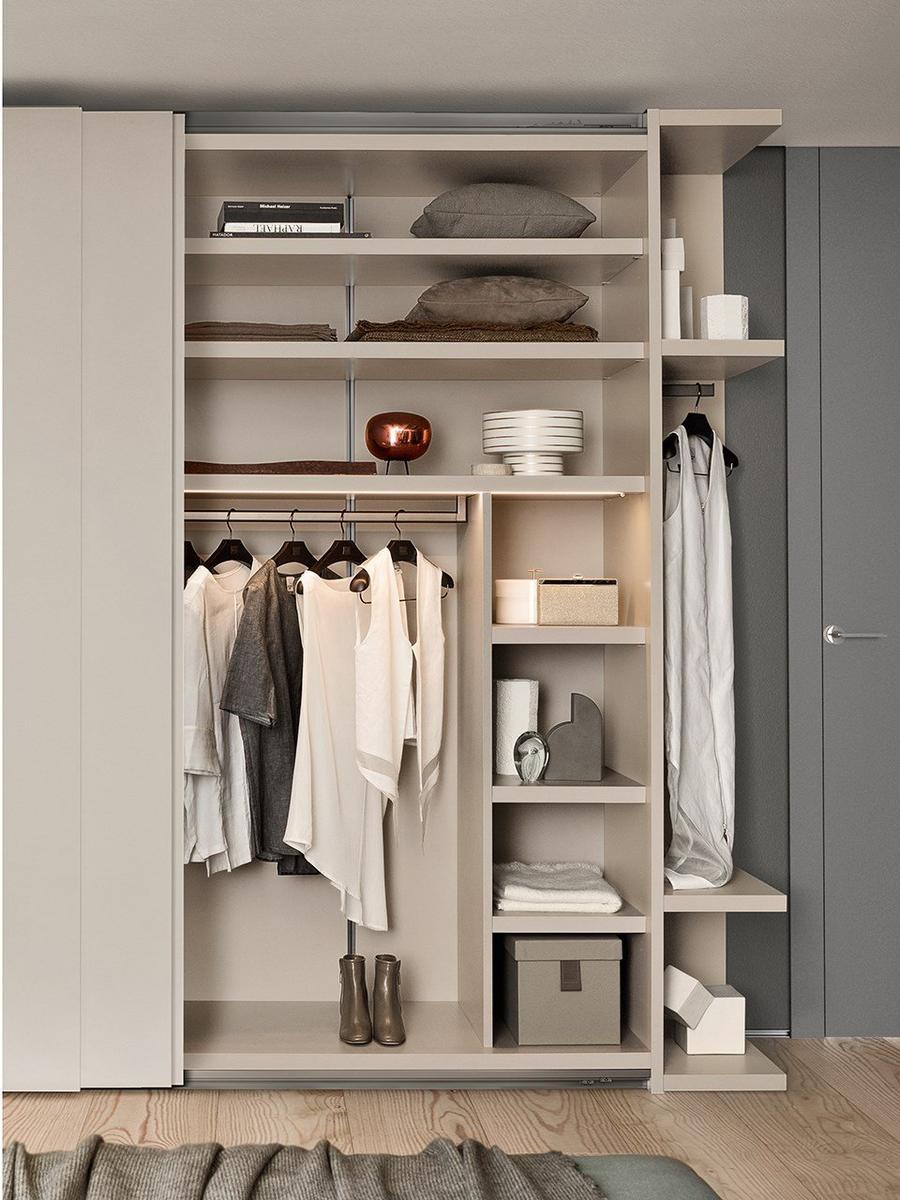 Lacquered wardrobe with sliding doors | Nastro by Pianca