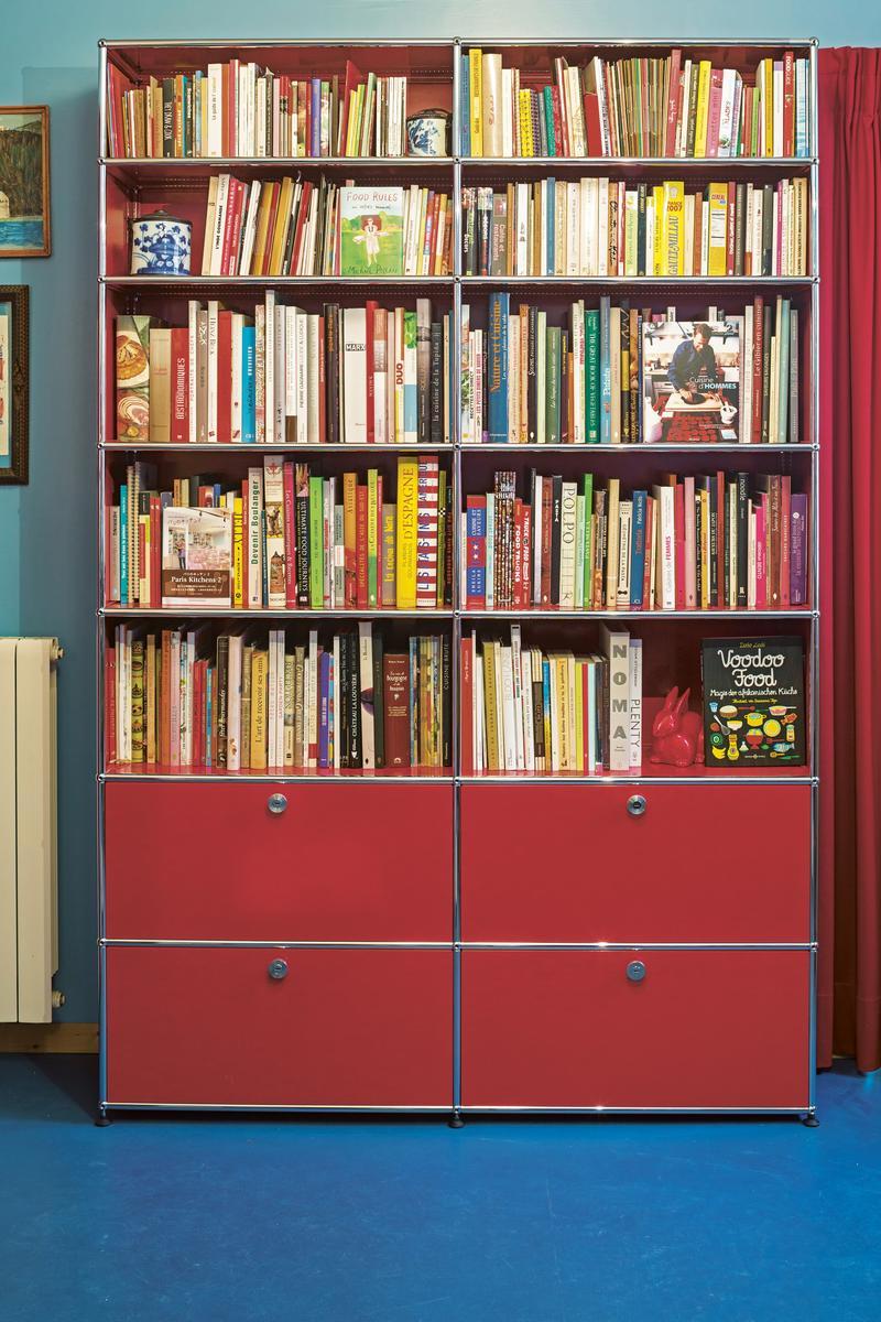 Sectional metal chest of drawers | Haller Living Room Storage by USM