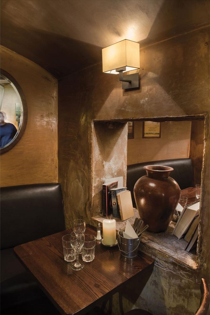 Wall lamp in steel and fabric | Connaught by Astro lighting