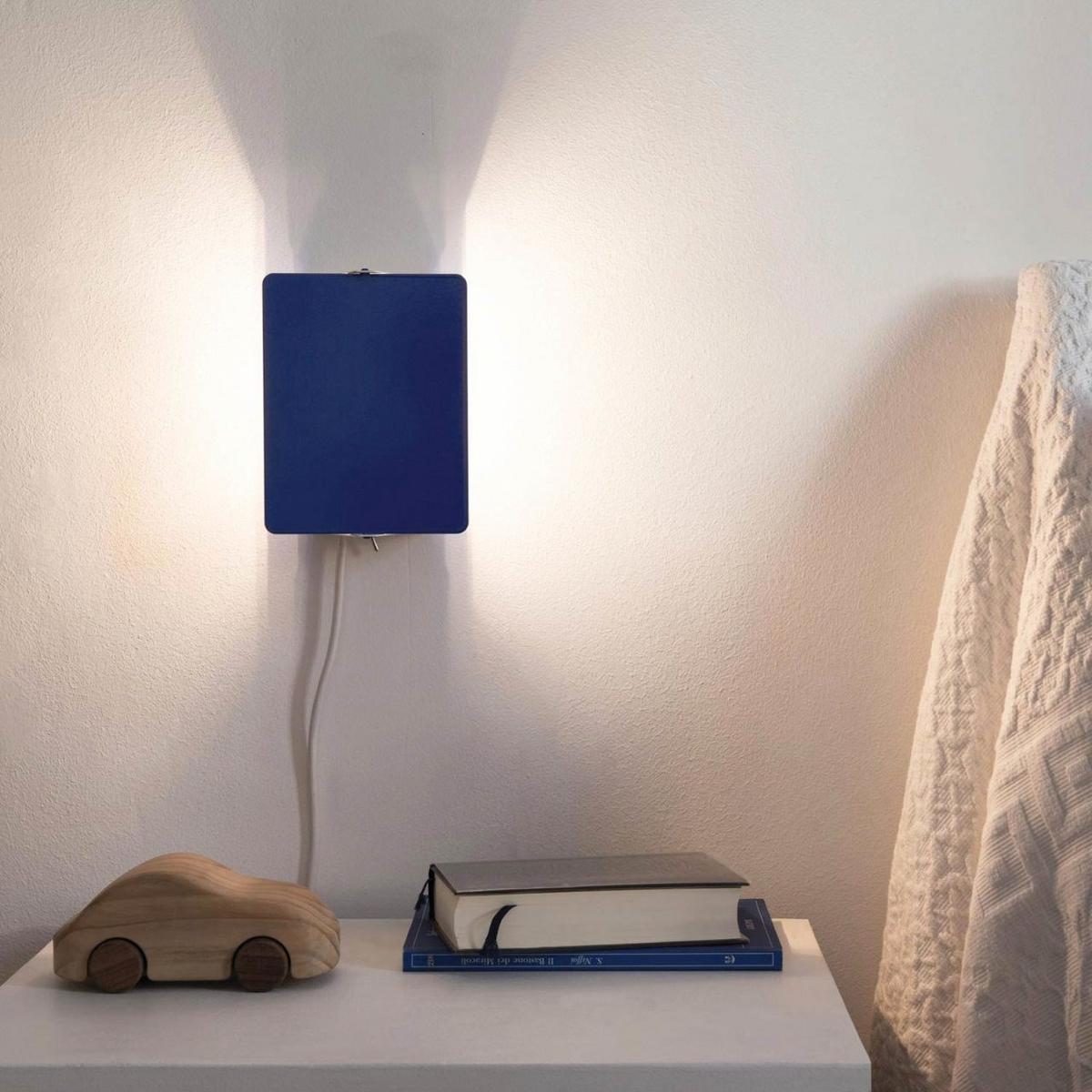 Adjustable aluminium wall lamp | Applique À Volet Pivotant by Nemo