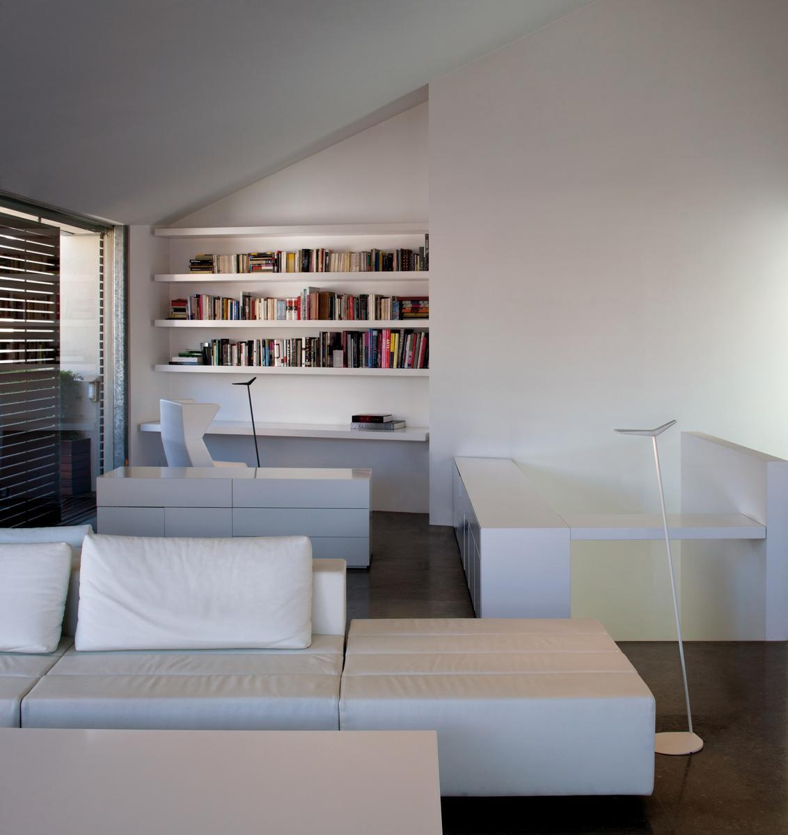 Reading floor lamp | Skan 0250 by Vibia