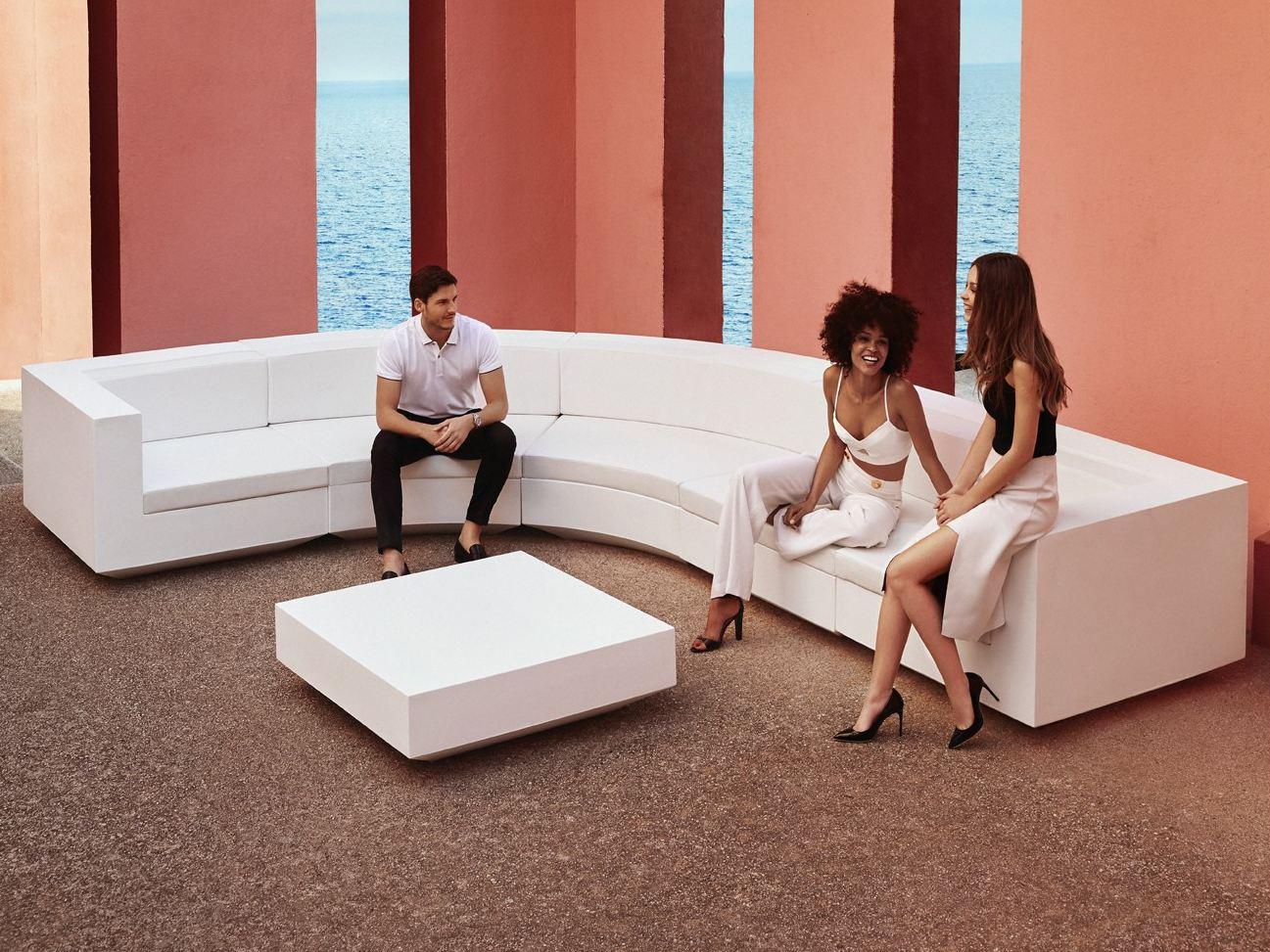 Sectional curved polyethylene sofa | Vela by Vondom