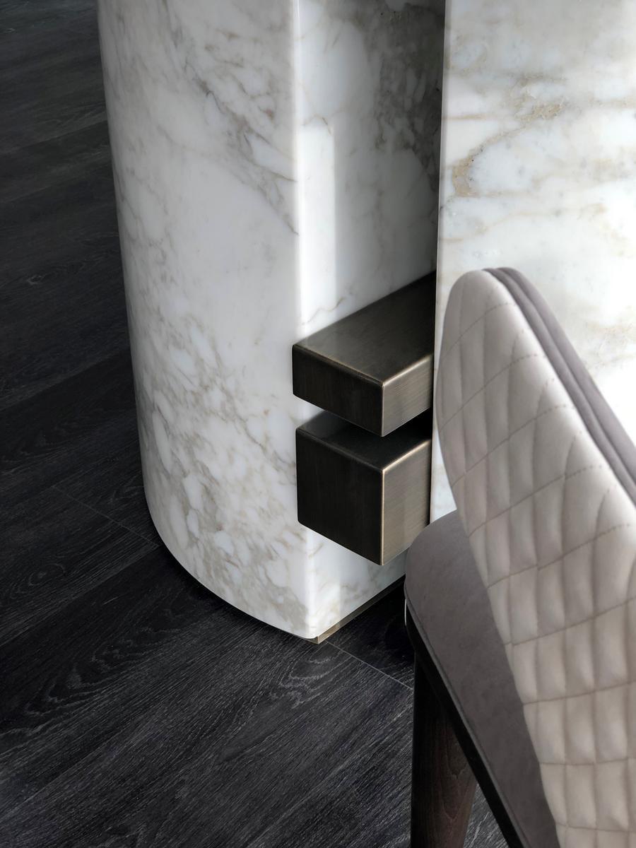 Round marble dining table | Ercole by Capital Collection