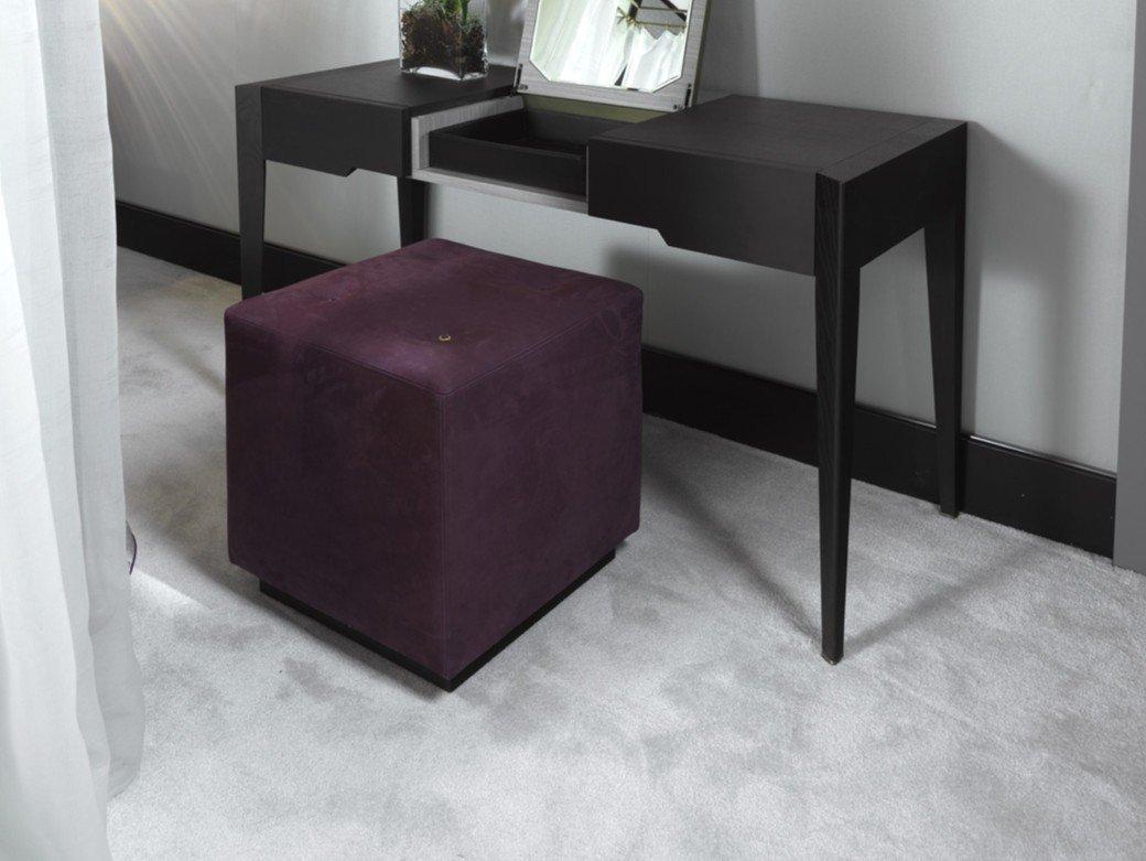 Tufted upholstered square nabuk pouf | Frine by Ezio Bellotti
