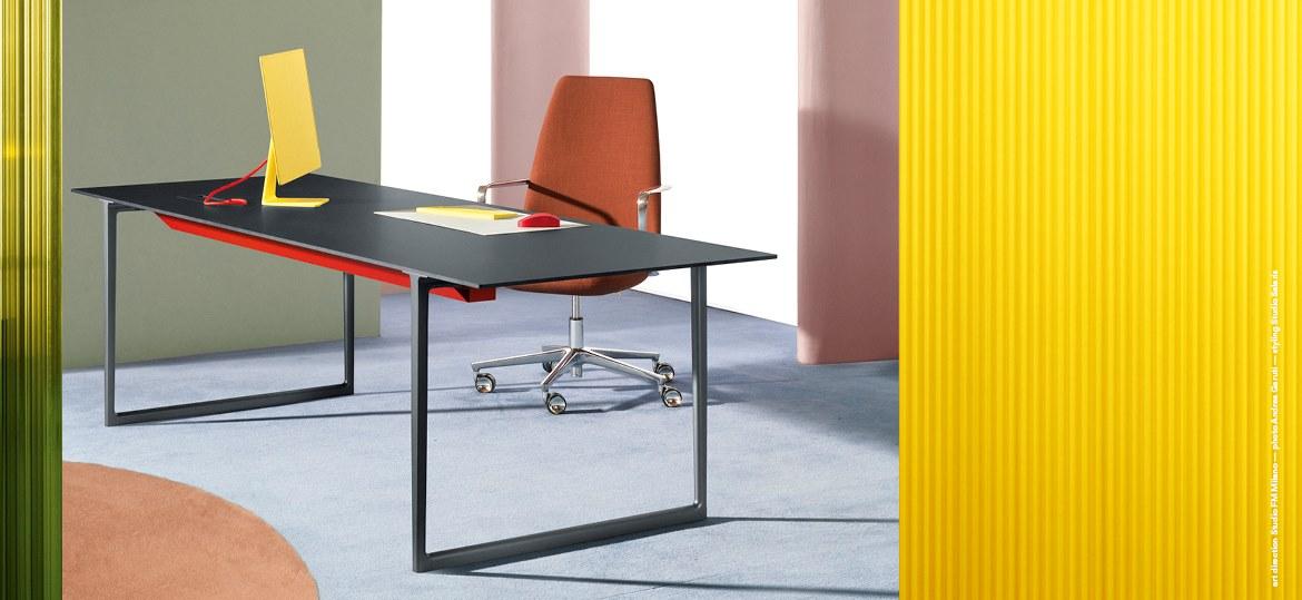 Rectangular die cast aluminium office desk | Toa Desk Toa240x90_c by Pedrali