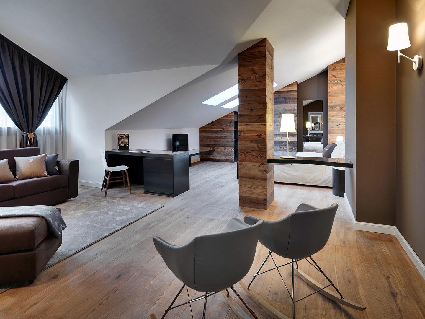 Acrylic pendant lamp | Birdie by Foscarini