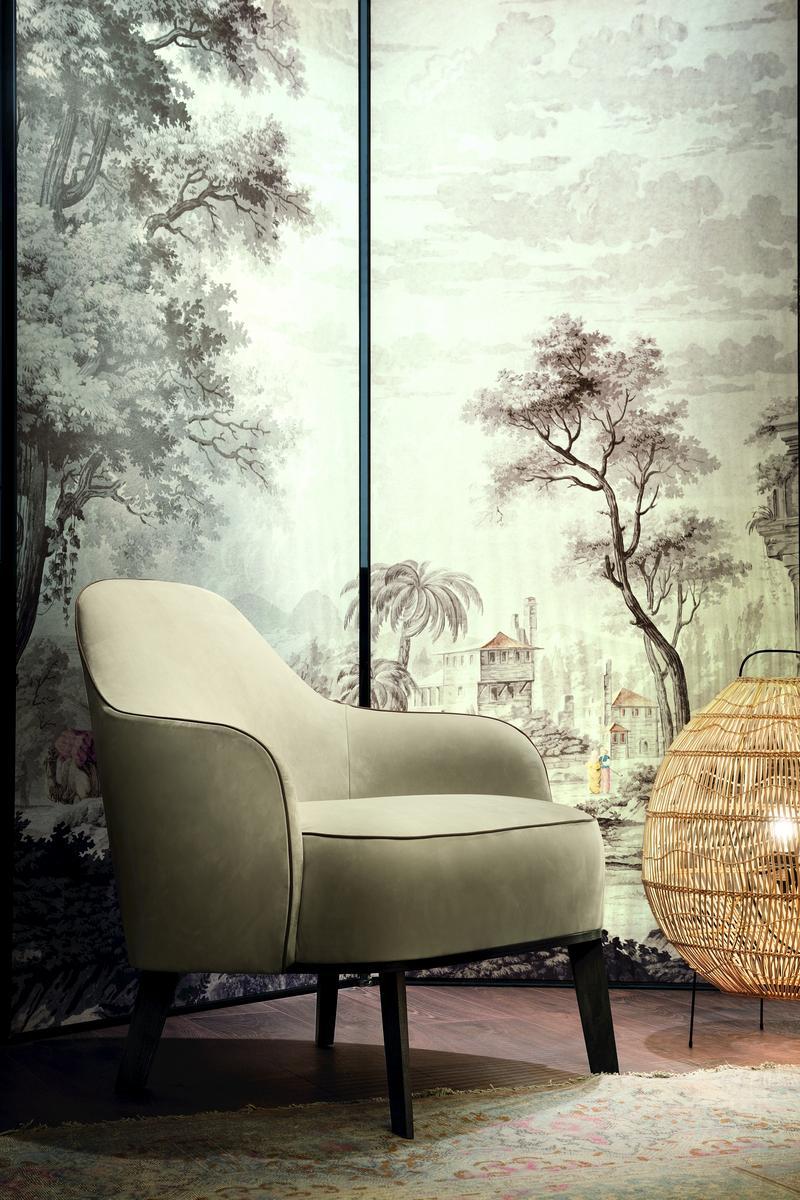 Upholstered leather armchair with armrests | Fantino by Lema