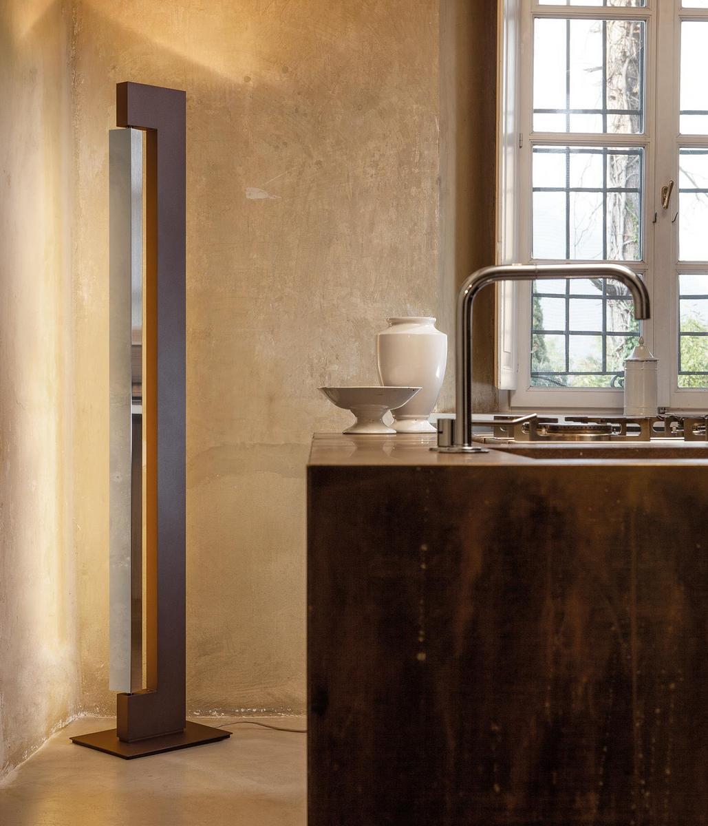 Aluminium floor lamp | Ara by Nemo