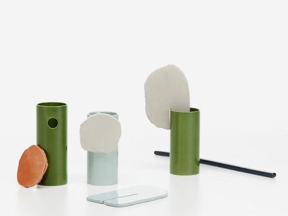 Handmade clay vase | Disque by Vitra