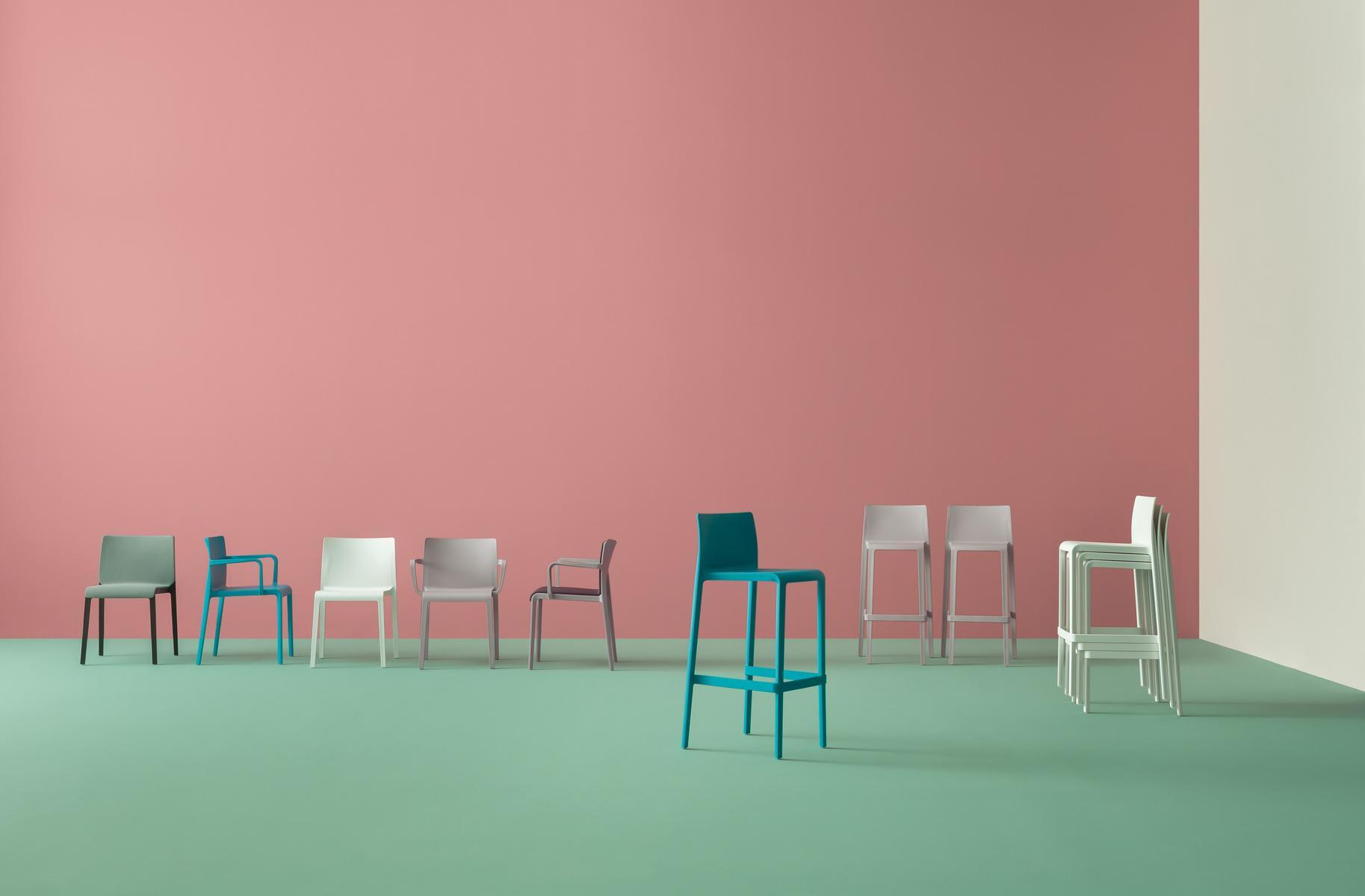 Fabric chair with armrests | Volt 671 by Pedrali