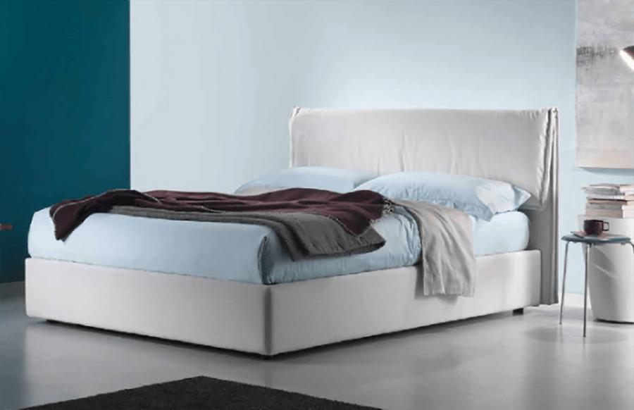 Leather bed with high headboard | Hollis by Dorelan