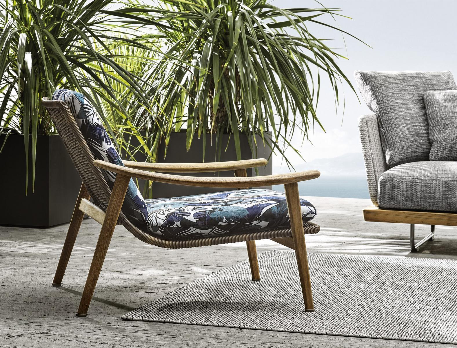 Teak garden armchair with armrests | Fynn Outdoor by Minotti