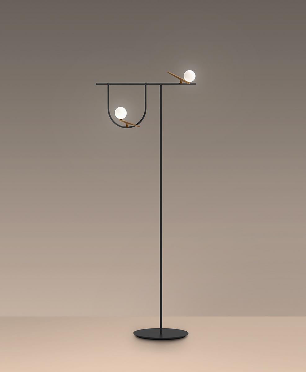 LED direct light brass floor lamp | Yanzi by Artemide
