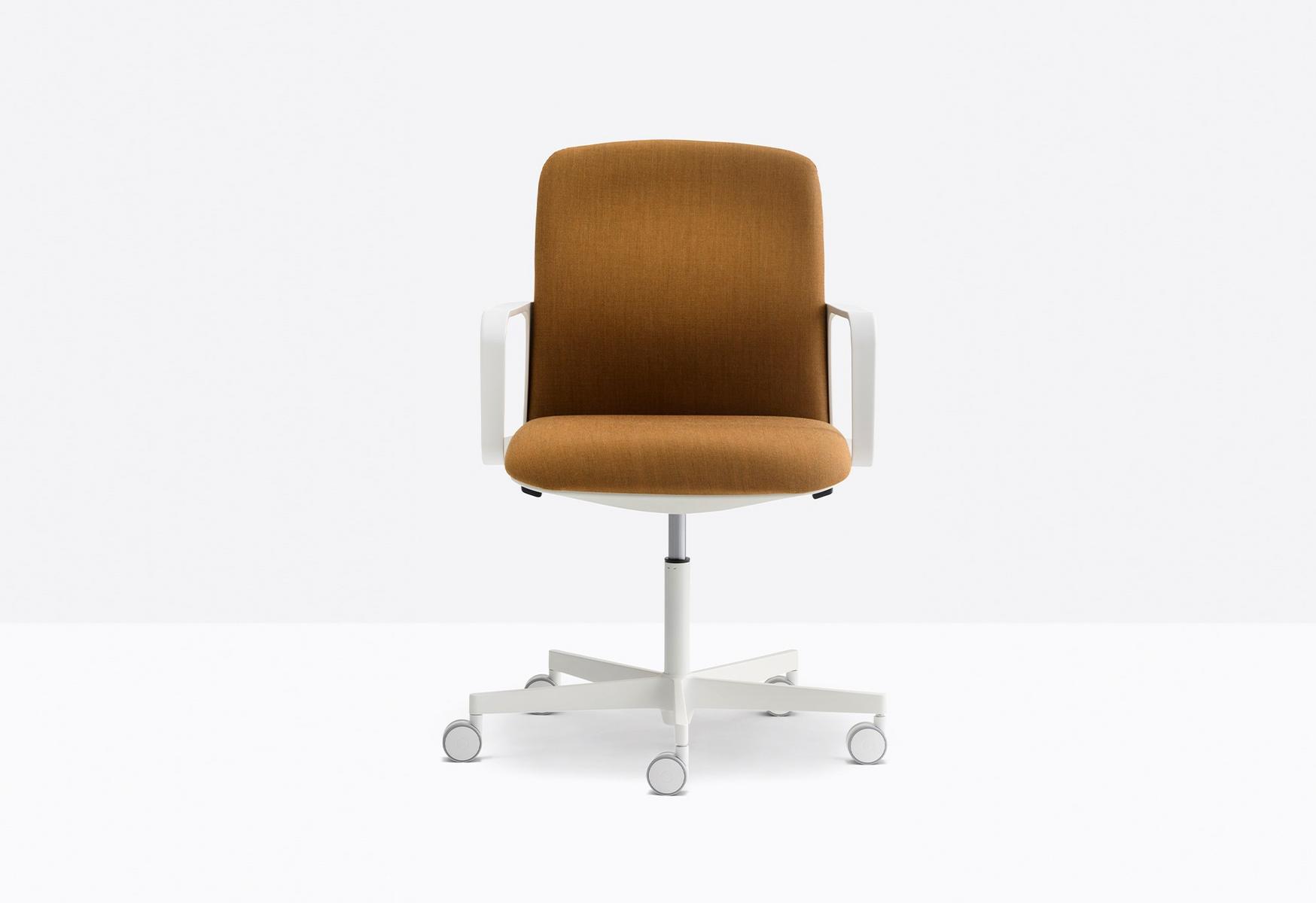 Height-adjustable fabric office chair with castors | Temps Low Back 3766 by Pedrali