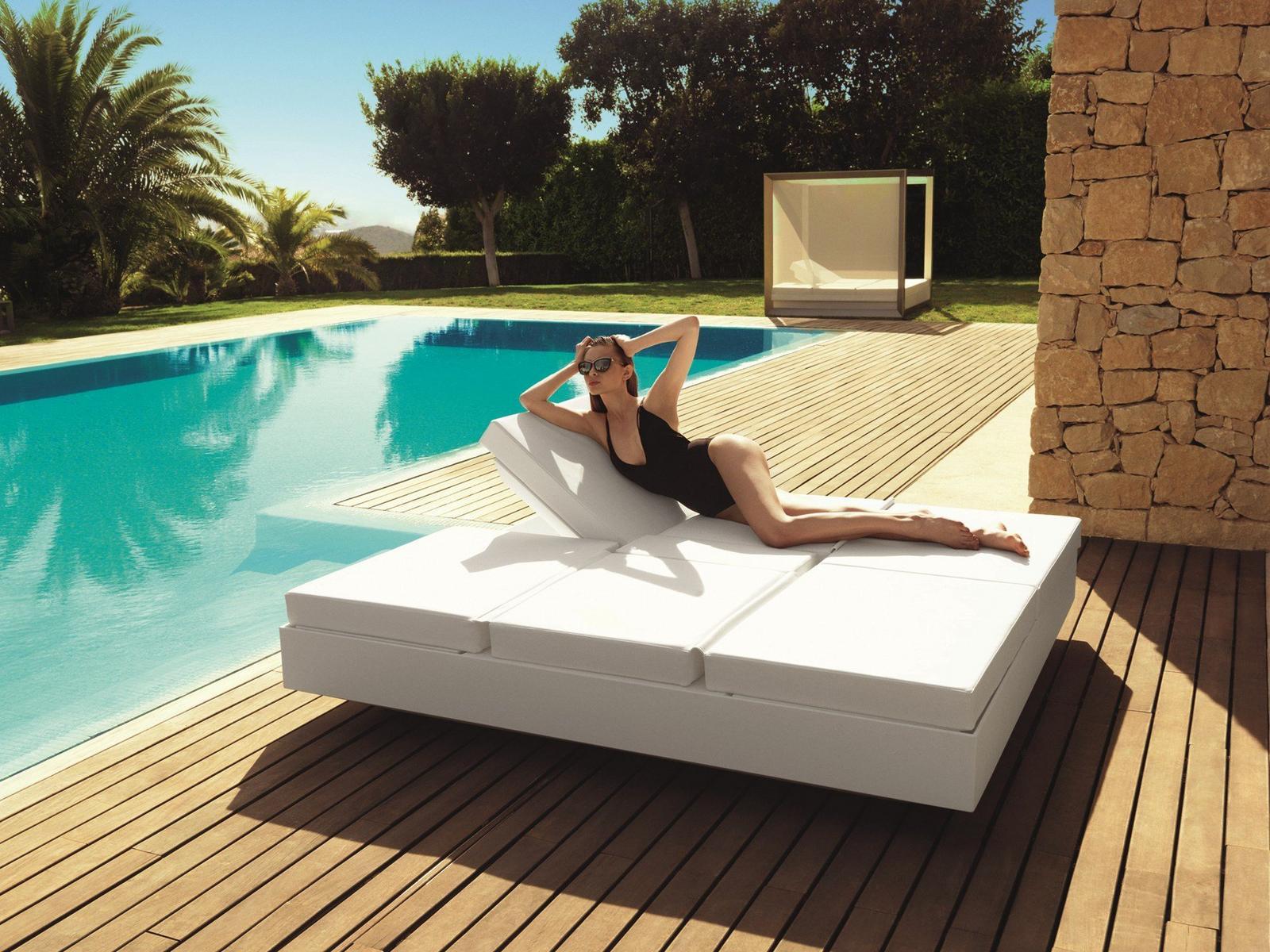 Recliner garden bed | Daybed Vela by Vondom