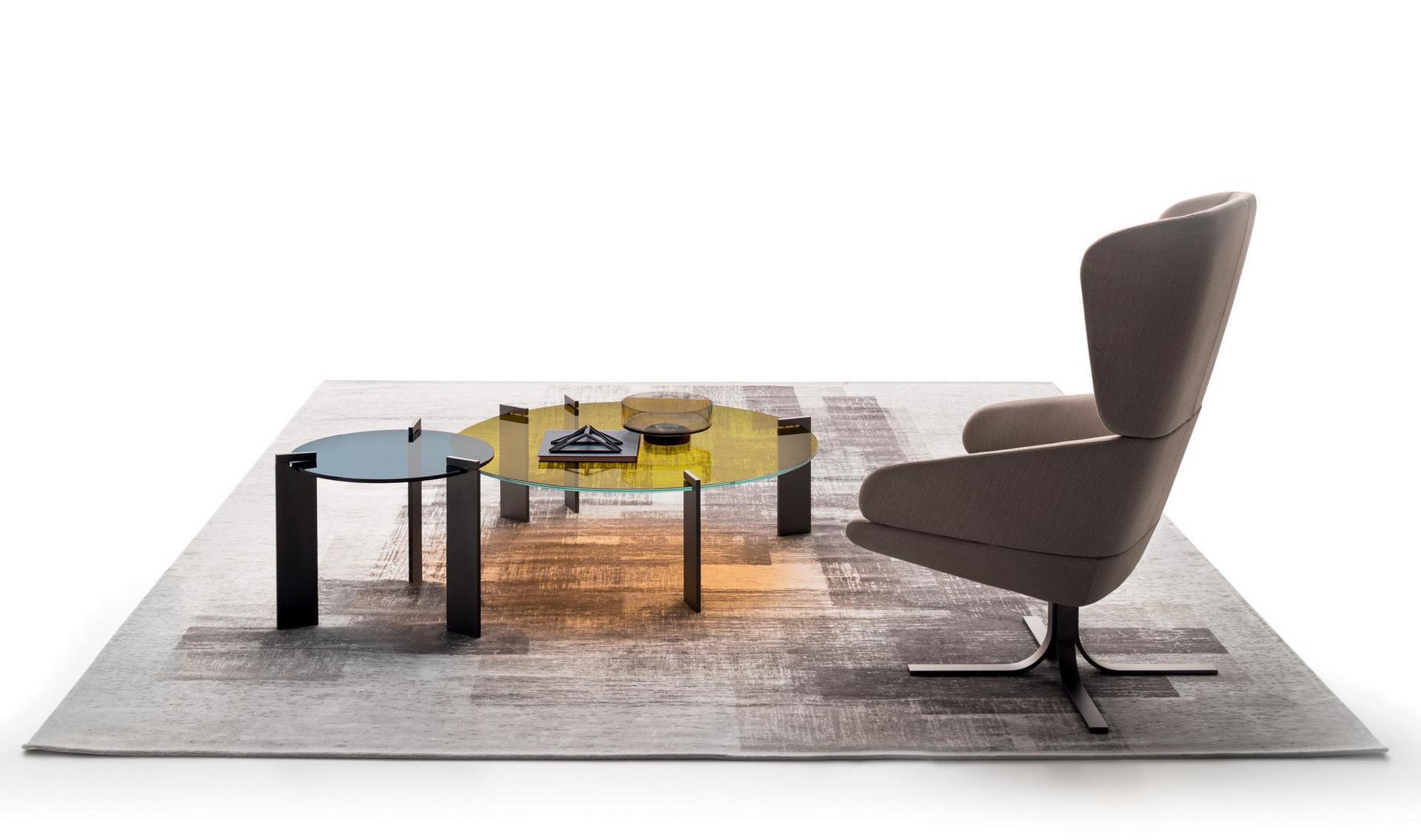 Wing fabric armchair with 4-spoke base | Cut by Ditre Italia