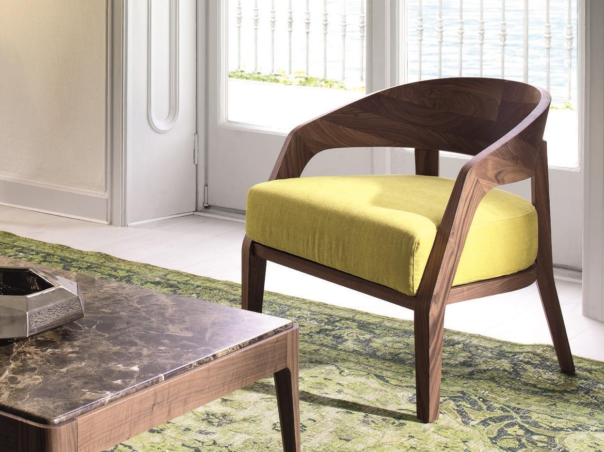Walnut easy chair with armrests | Alba by Porada
