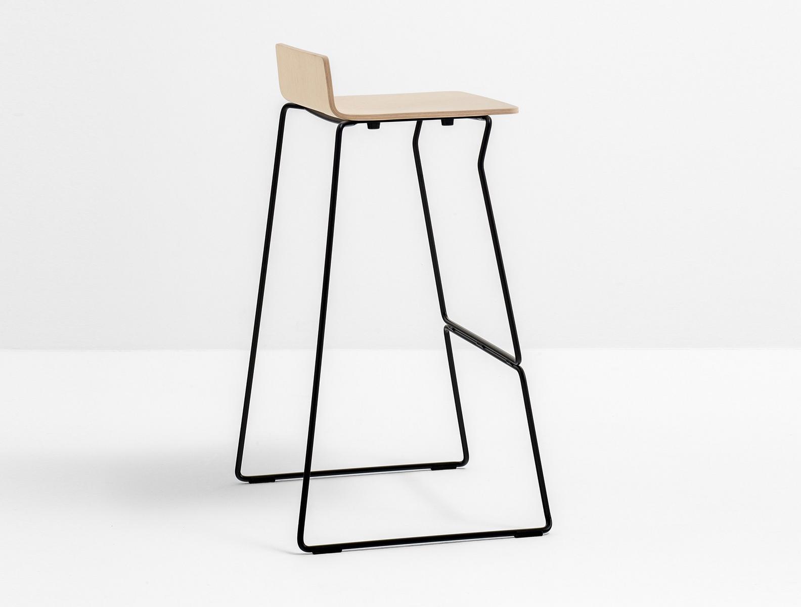 Sled base barstool with footrest | Osaka Metal 5717 by Pedrali