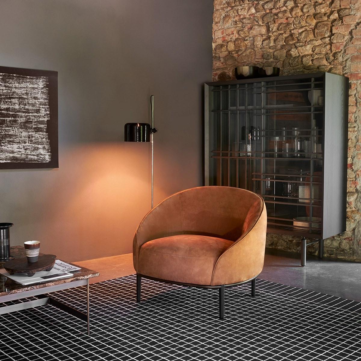 Fabric easy chair with armrests | Yoisho by Potocco