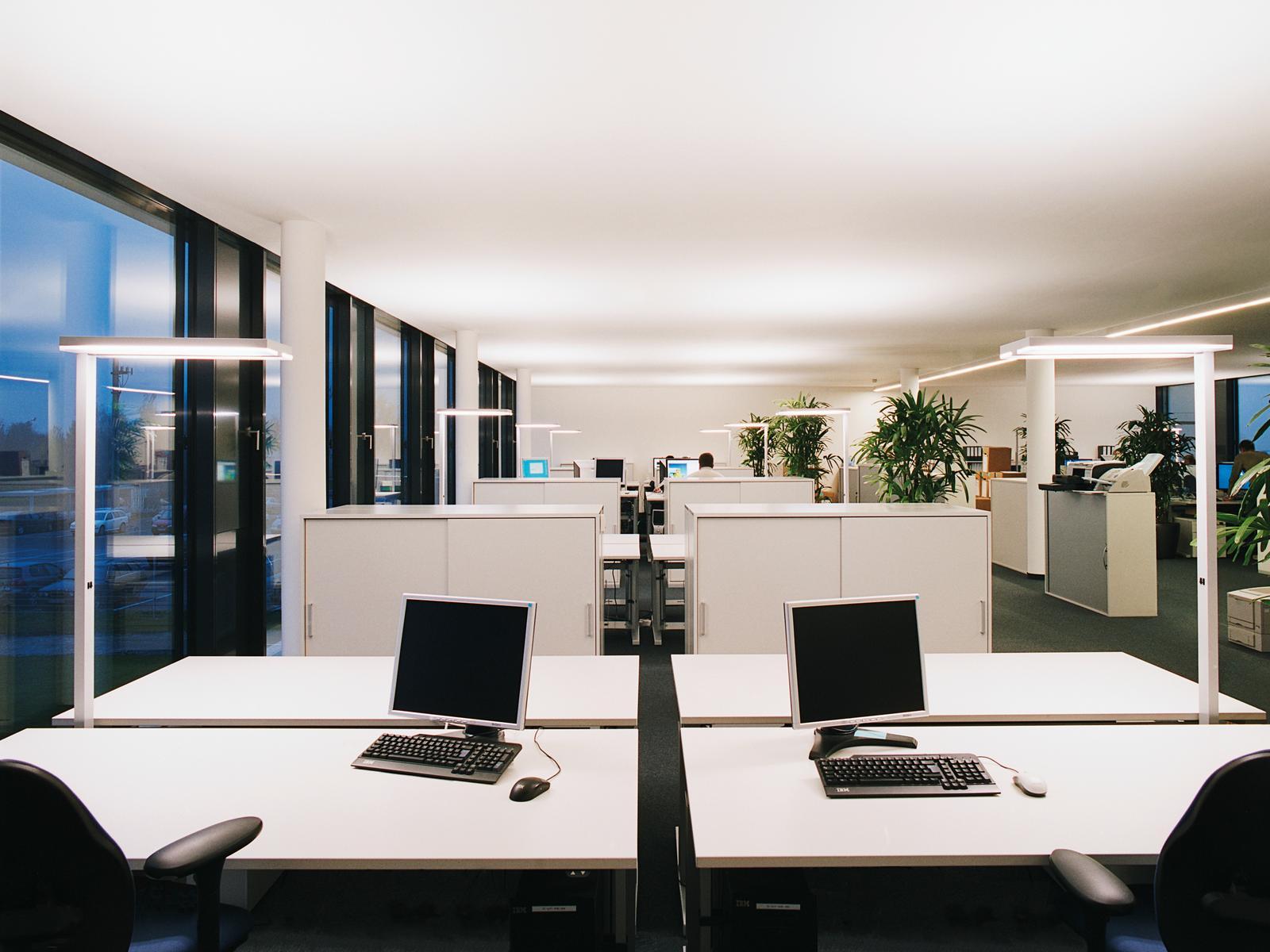 Direct-indirect light floor lamp | Chocolate by Artemide