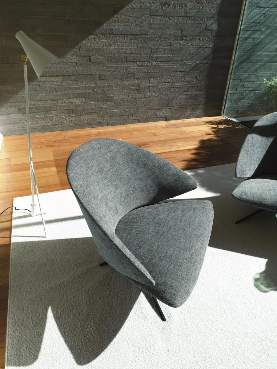 Armchair with 4-spoke base | Koster by Desiree