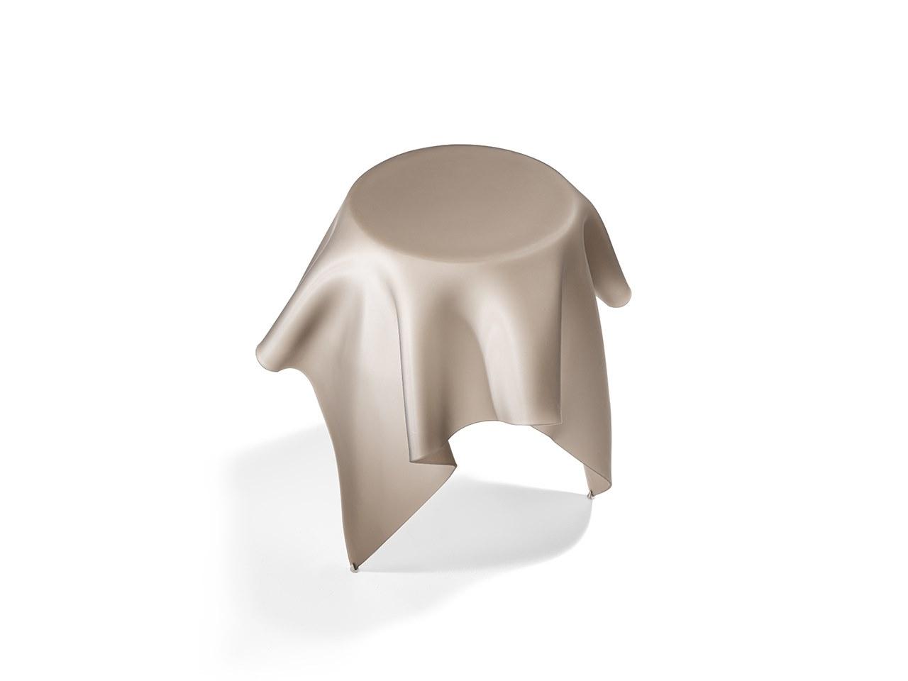 Round glass coffee table | Foulard by Reflex