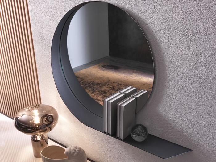 Round wall-mounted painted metal mirror with shelf | Madame by Riflessi