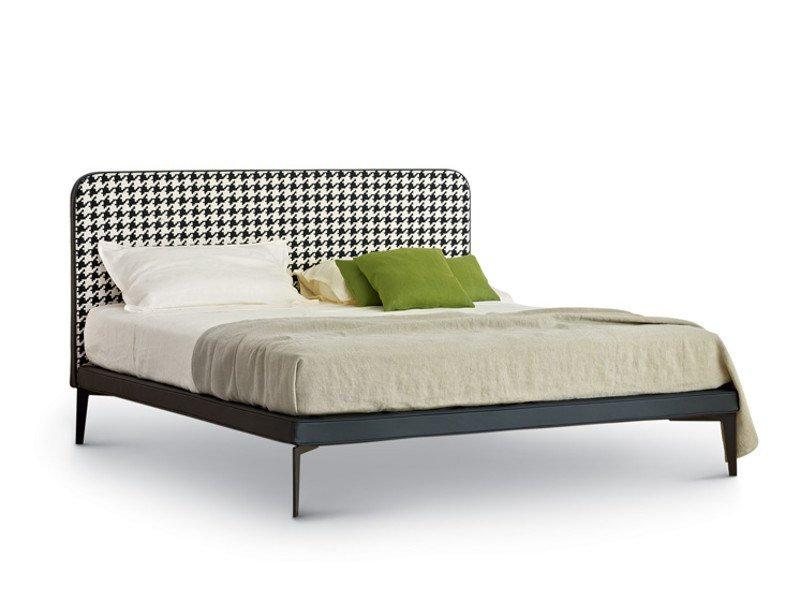 Double bed with upholstered headboard | Suite by Arflex