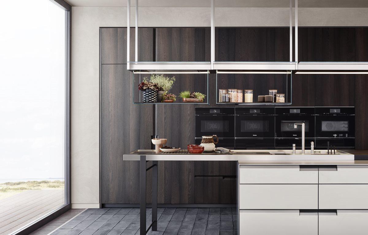 Fitted kitchen with integrated handles Poliform Shape