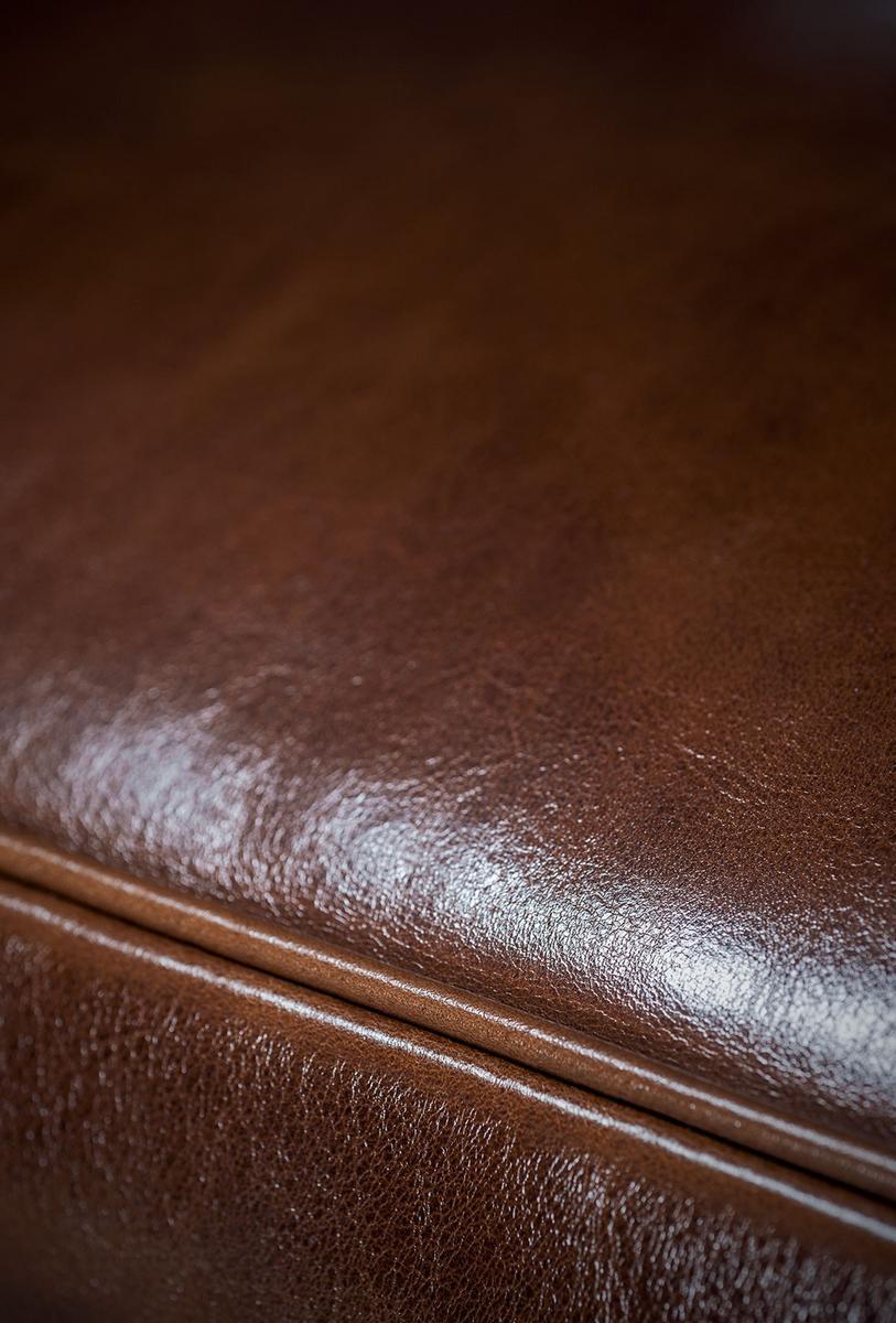 High-back leather chair | Graz by Baxter