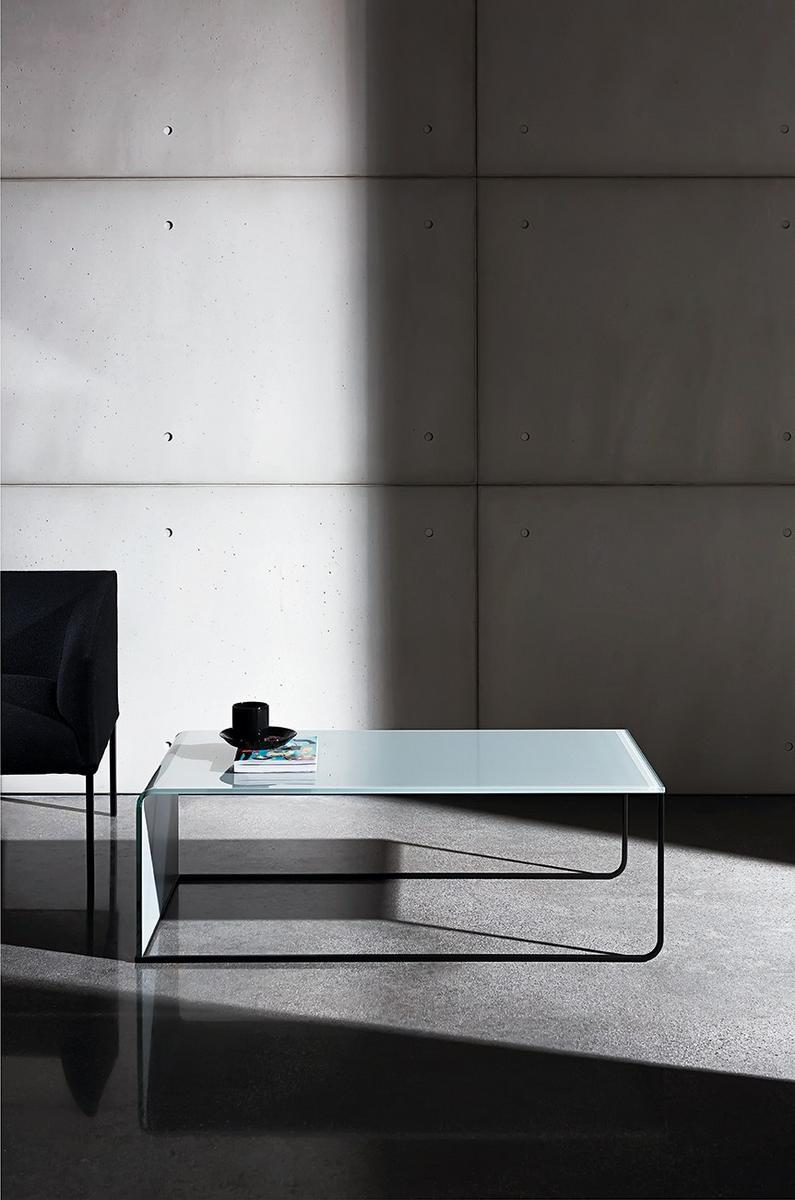 Stackable glass coffee table | Nido by Sovet