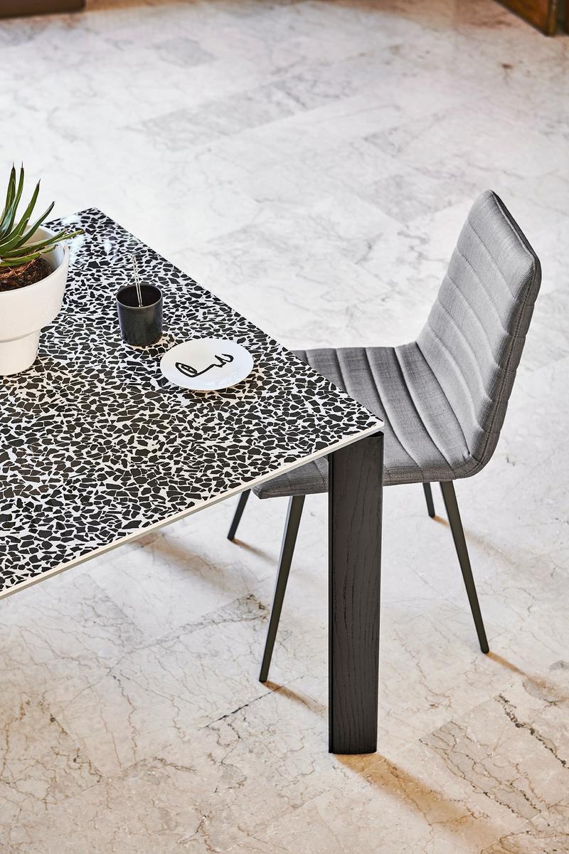 Upholstered fabric chair | Cover Q by Midj