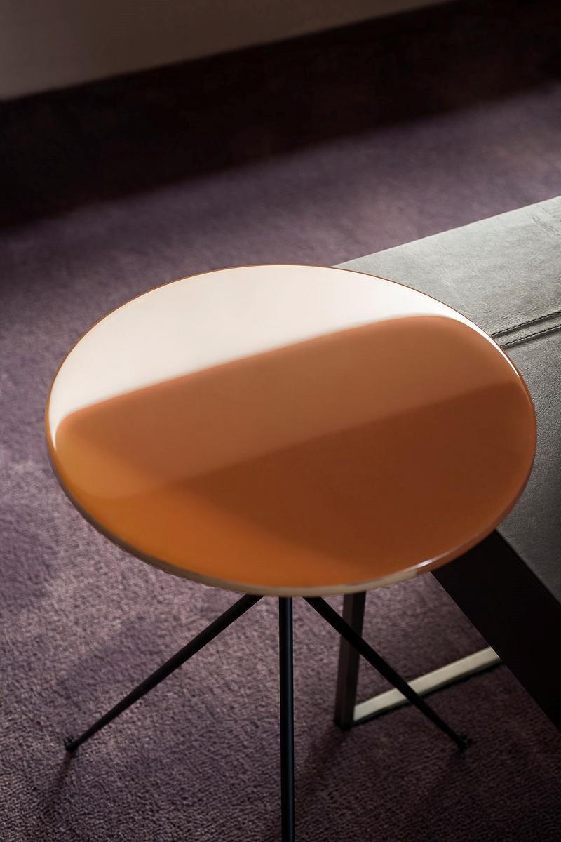 Round coffee table | Liquid by Baxter