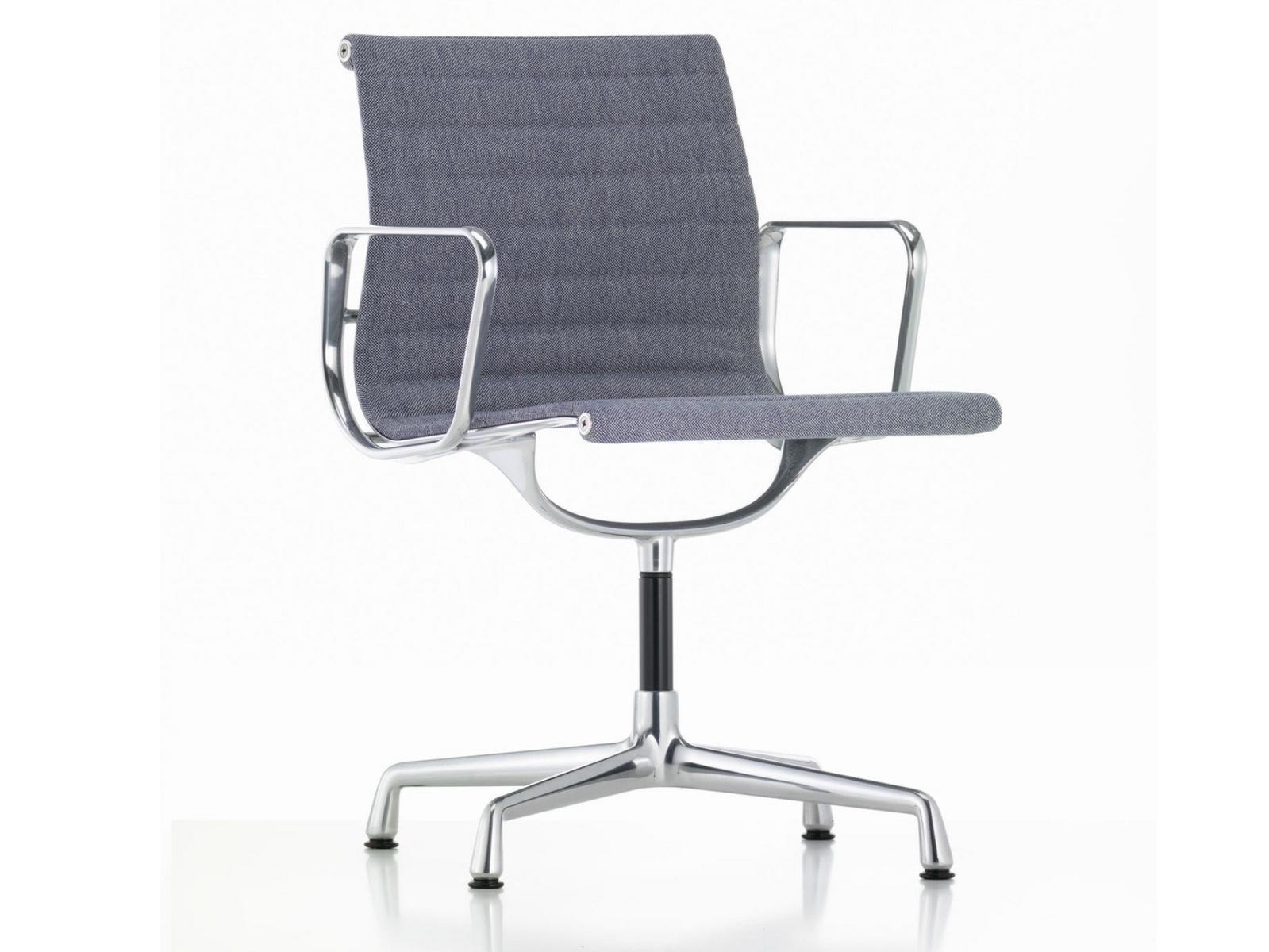 Swivel fabric chair with 4-spoke base with armrests | Ea 104 by Vitra