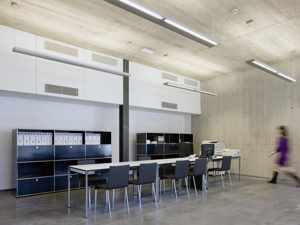 Rectangular laminate workstation desk | Haller Table For Shared Workstations by USM