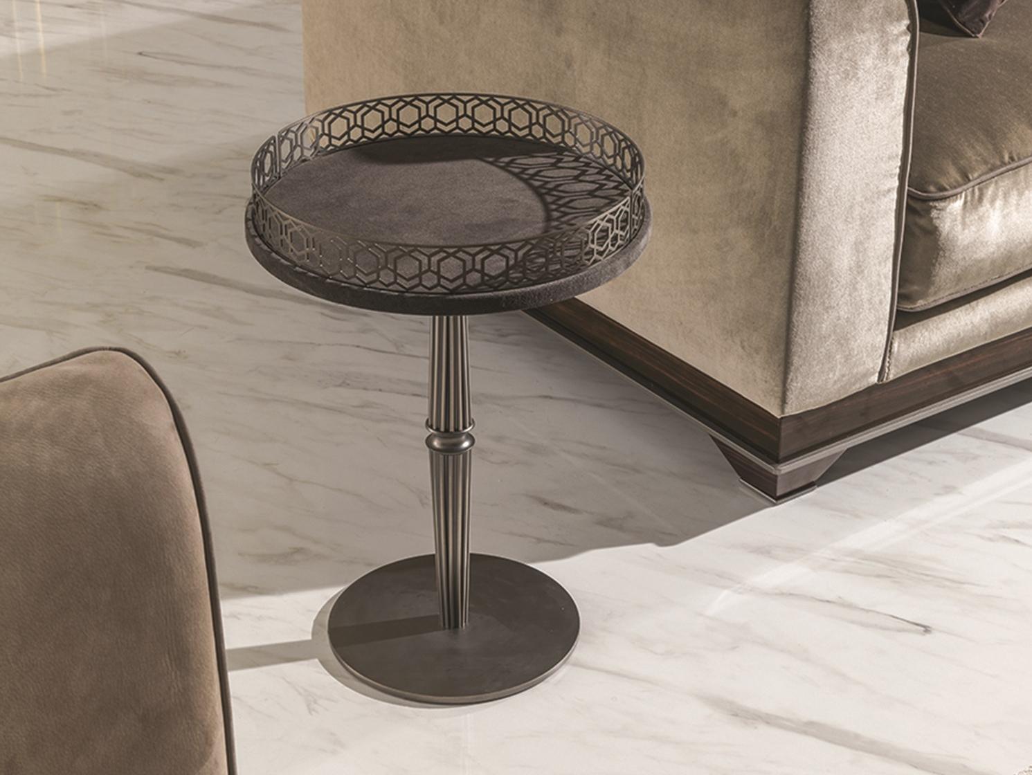 Round metal coffee table | Guéridon by Longhi