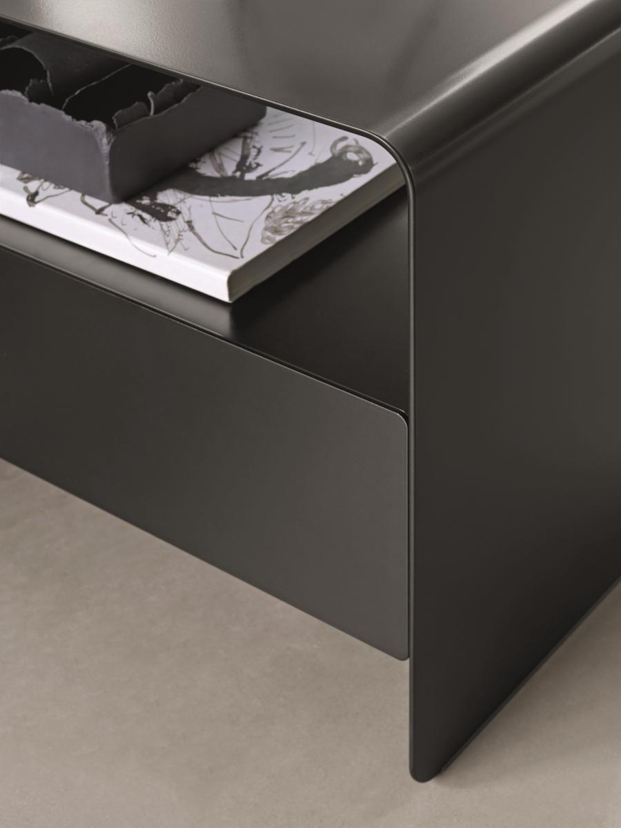 Rectangular metal bedside table with drawers | Foglio by Flou
