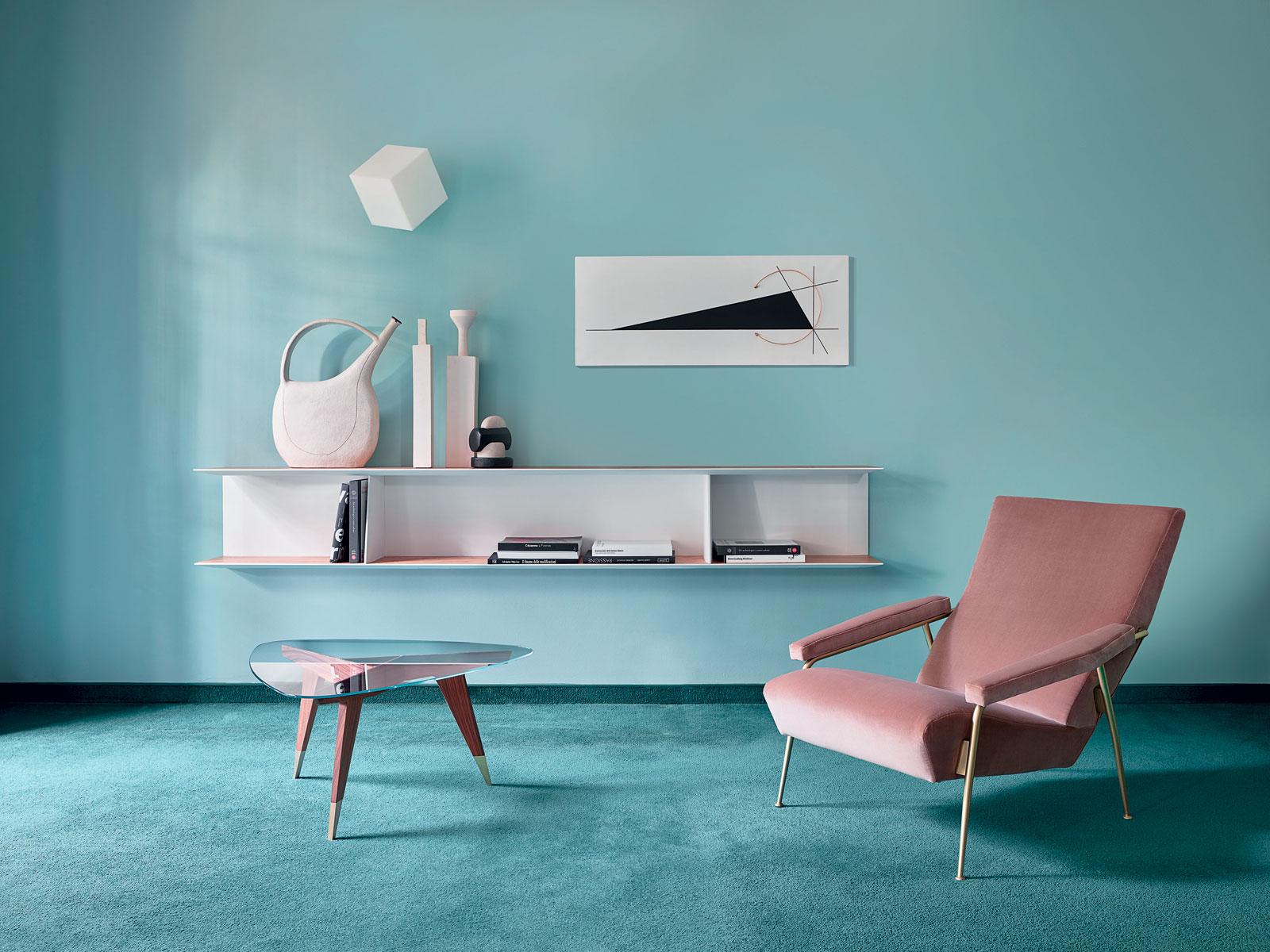 Wall-mounted floating bookcase | D.355.1 by Molteni