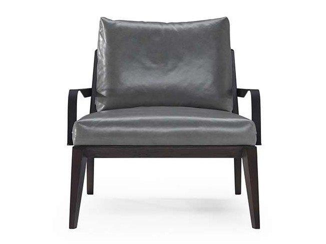 Leather easy chair with armrests | Viaggio by Natuzzi Italia