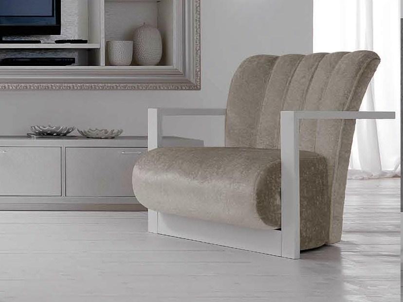 Upholstered armchair with armrests | Leon by Corte Zari